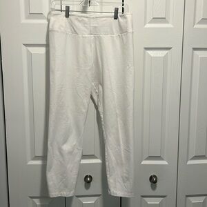 Women with Control white soft pants MP $14 comfy pull-on